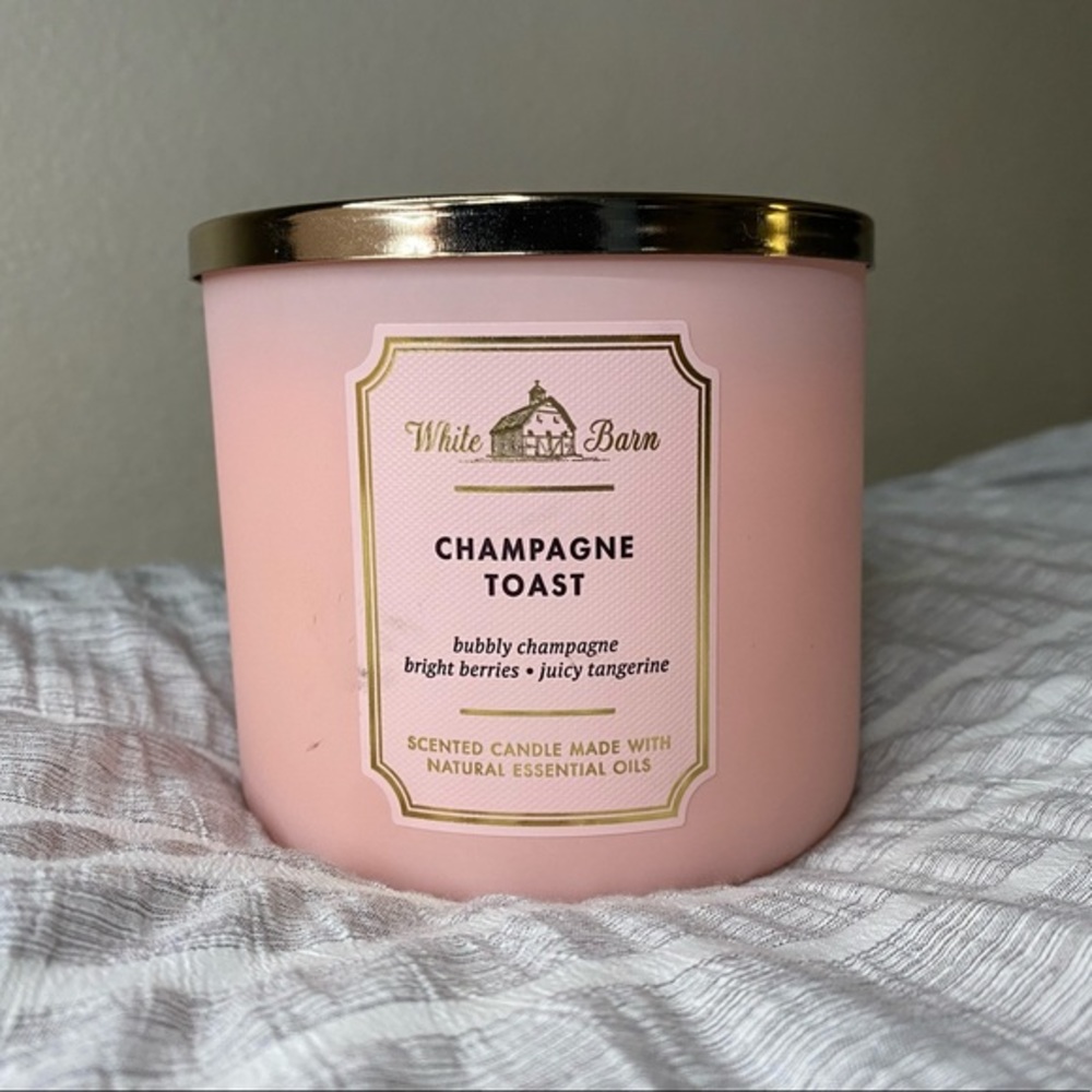 🕯White Barn Candle - Champagne Toast